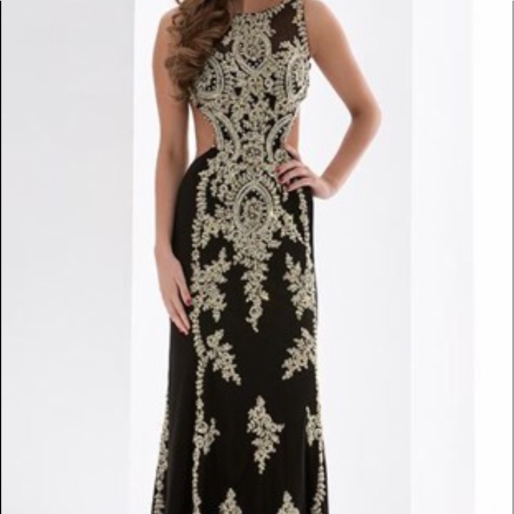 NWOT JASZ COUTURE GOWN SIZE 20